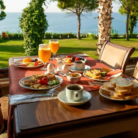 Otel Nazar 3*